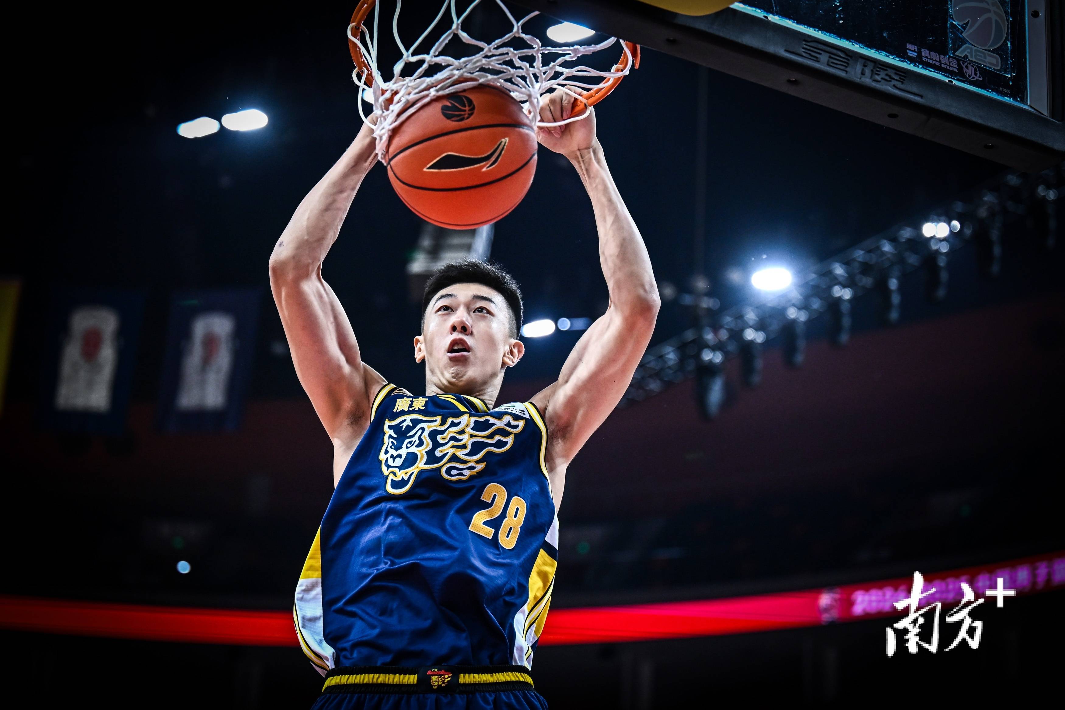 关于广东深足客场大举获胜，赢得广泛赞誉的信息