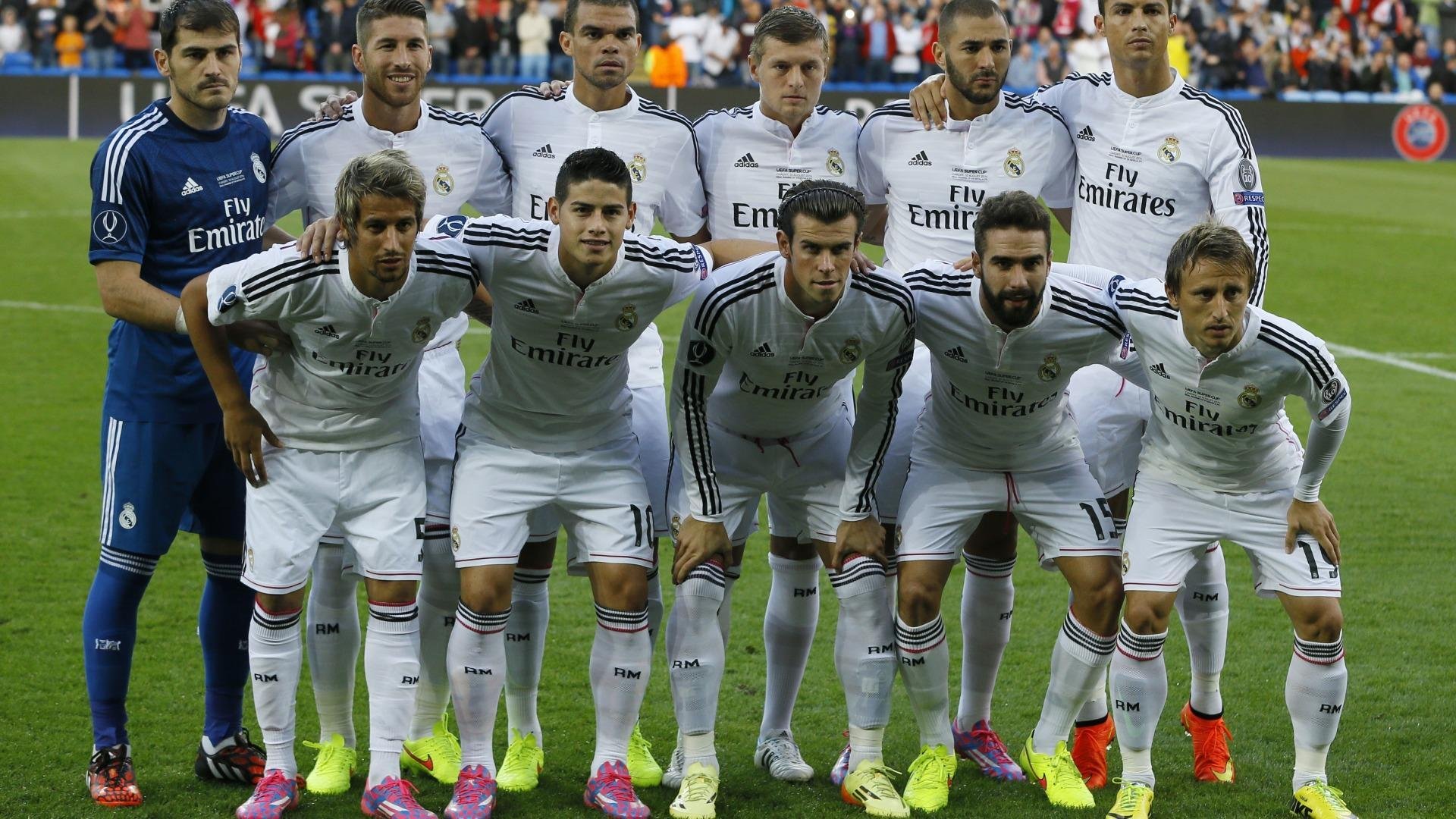 爆冷引爆全场！，Faker意外战胜巴塞罗那观众掌声雷动